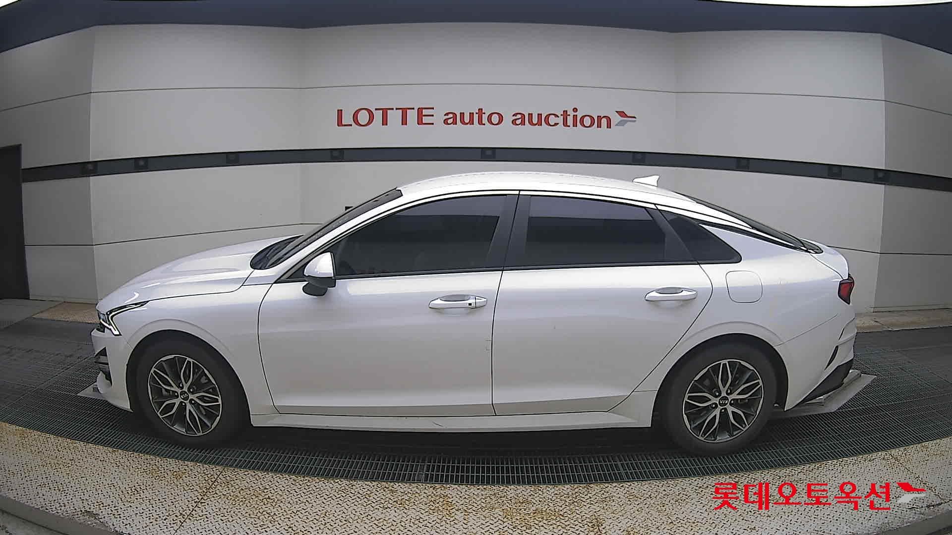 Kia - K5 | INTERACTIVE (G) 2.0 Prestige 6