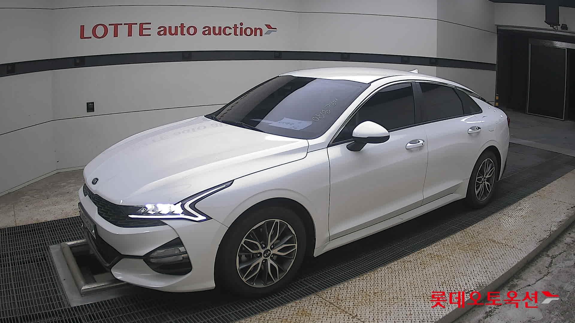 Kia - K5 | INTERACTIVE (G) 2.0 Prestige 4