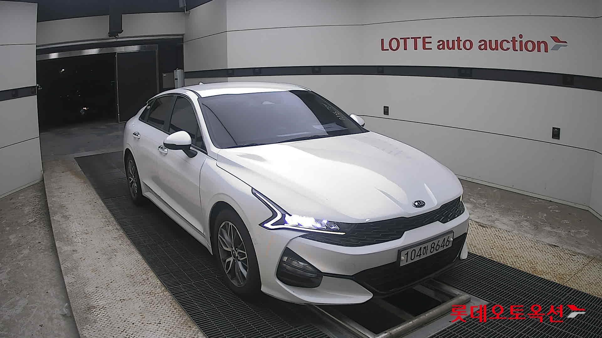 Kia - K5 | INTERACTIVE (G) 2.0 Prestige 20