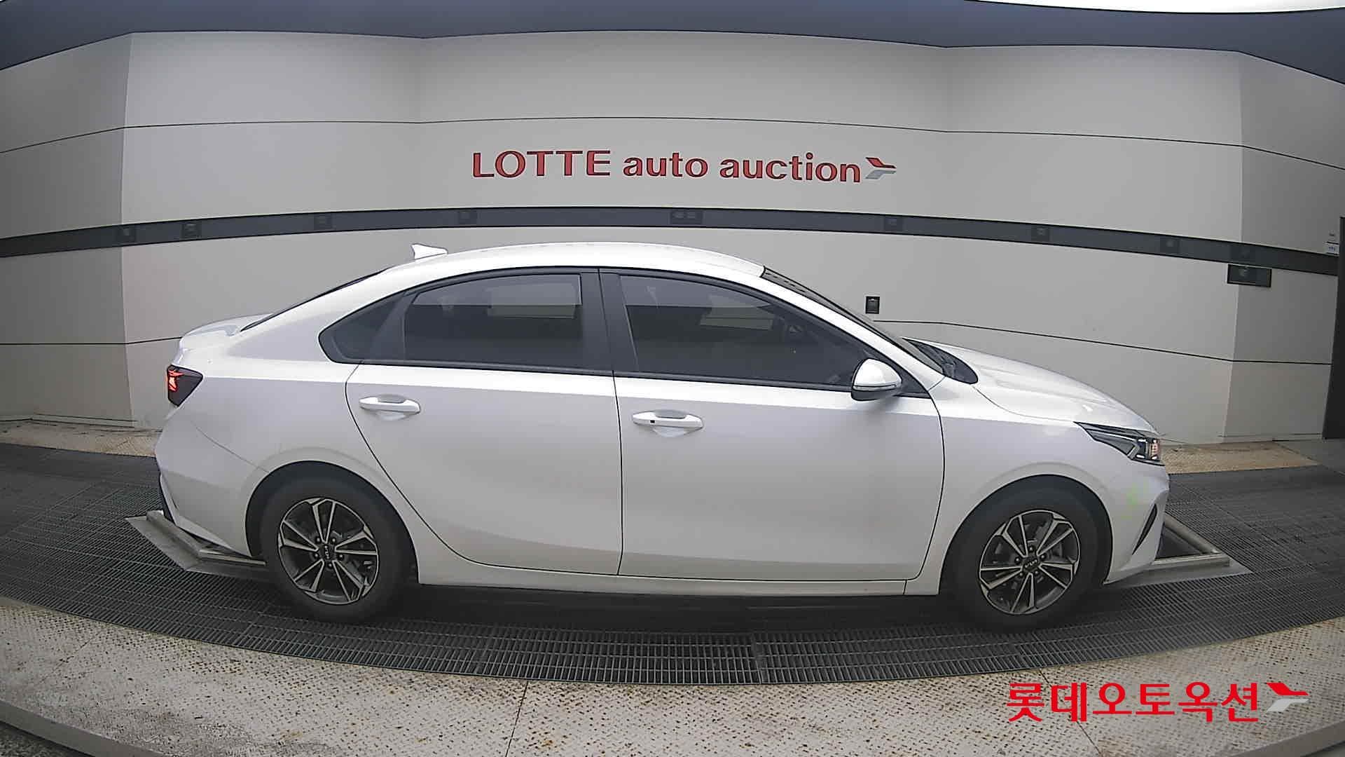 Kia - K3 | THE NEW (G) 1.6 Prestige 16