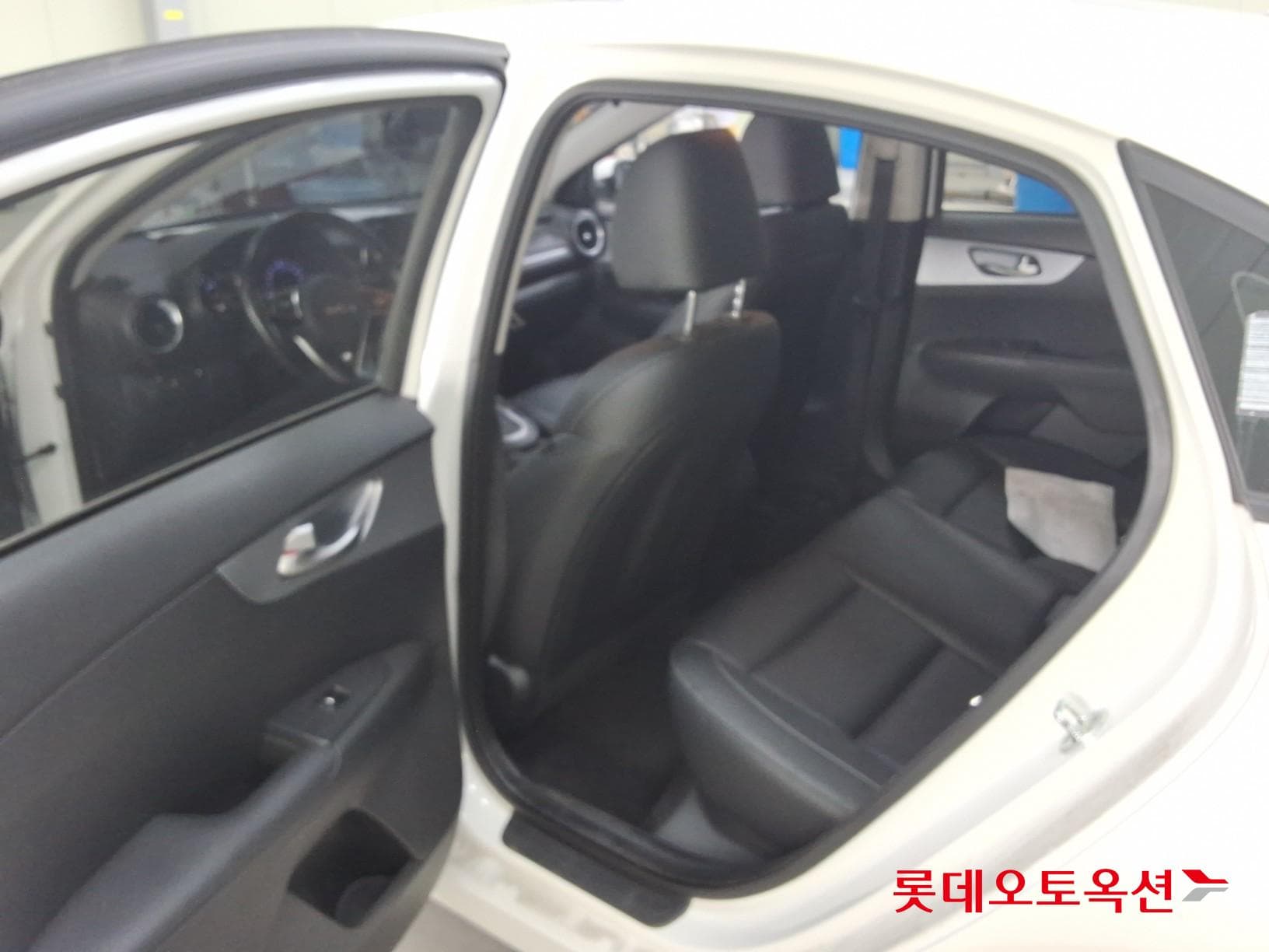 Kia - K3 | THE NEW (G) 1.6 Prestige 35