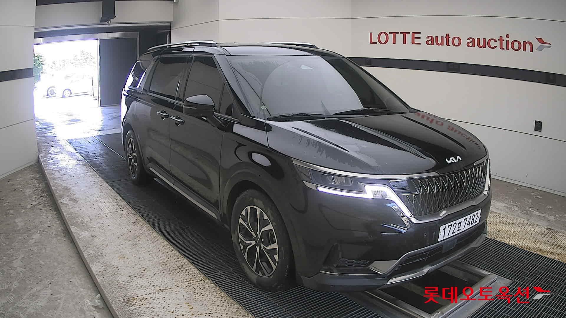 Kia - Carnival | KA4 (D) 2.2 Noblesse 9Seater 19