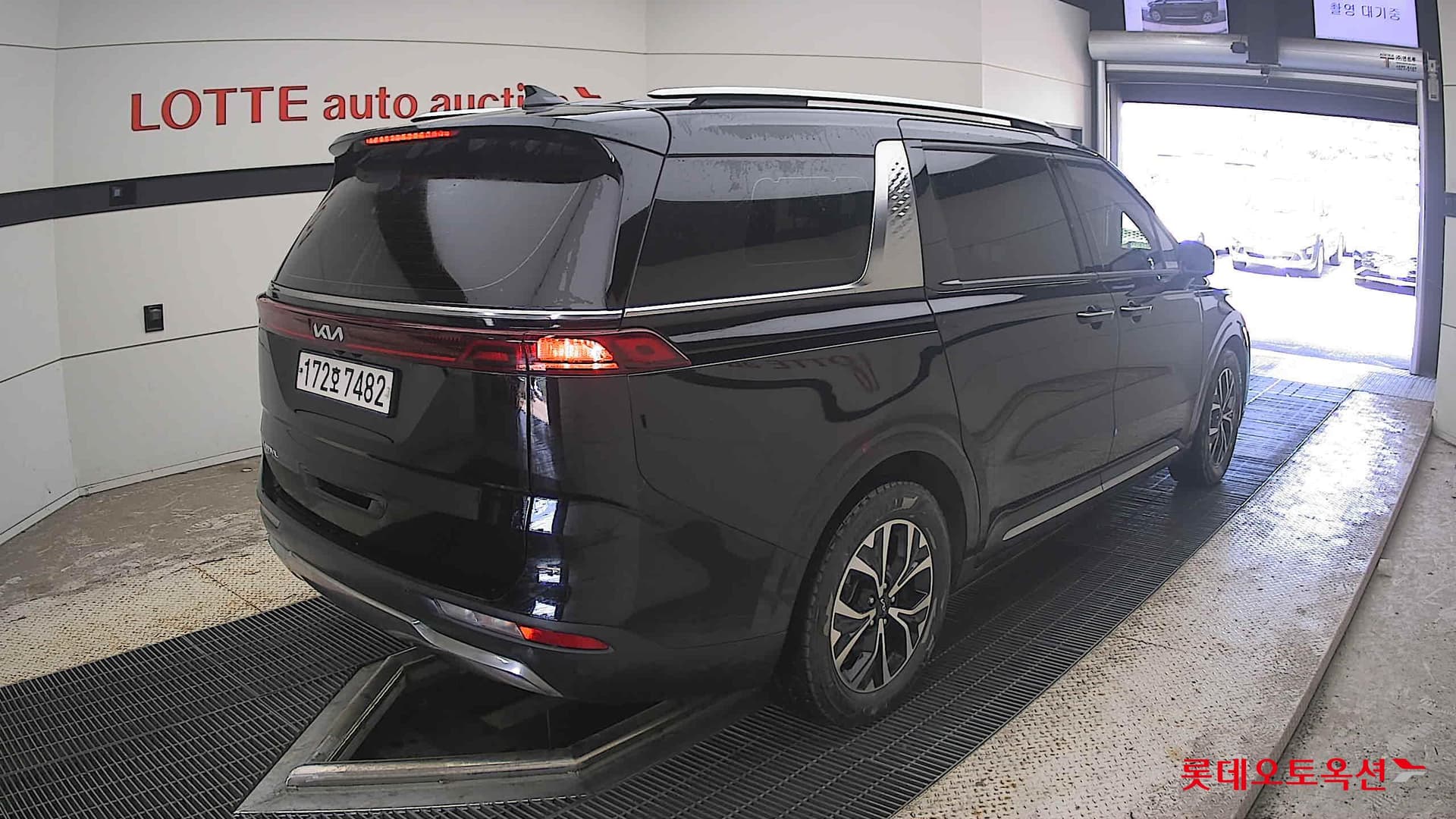 Kia - Carnival | KA4 (D) 2.2 Noblesse 9Seater 12