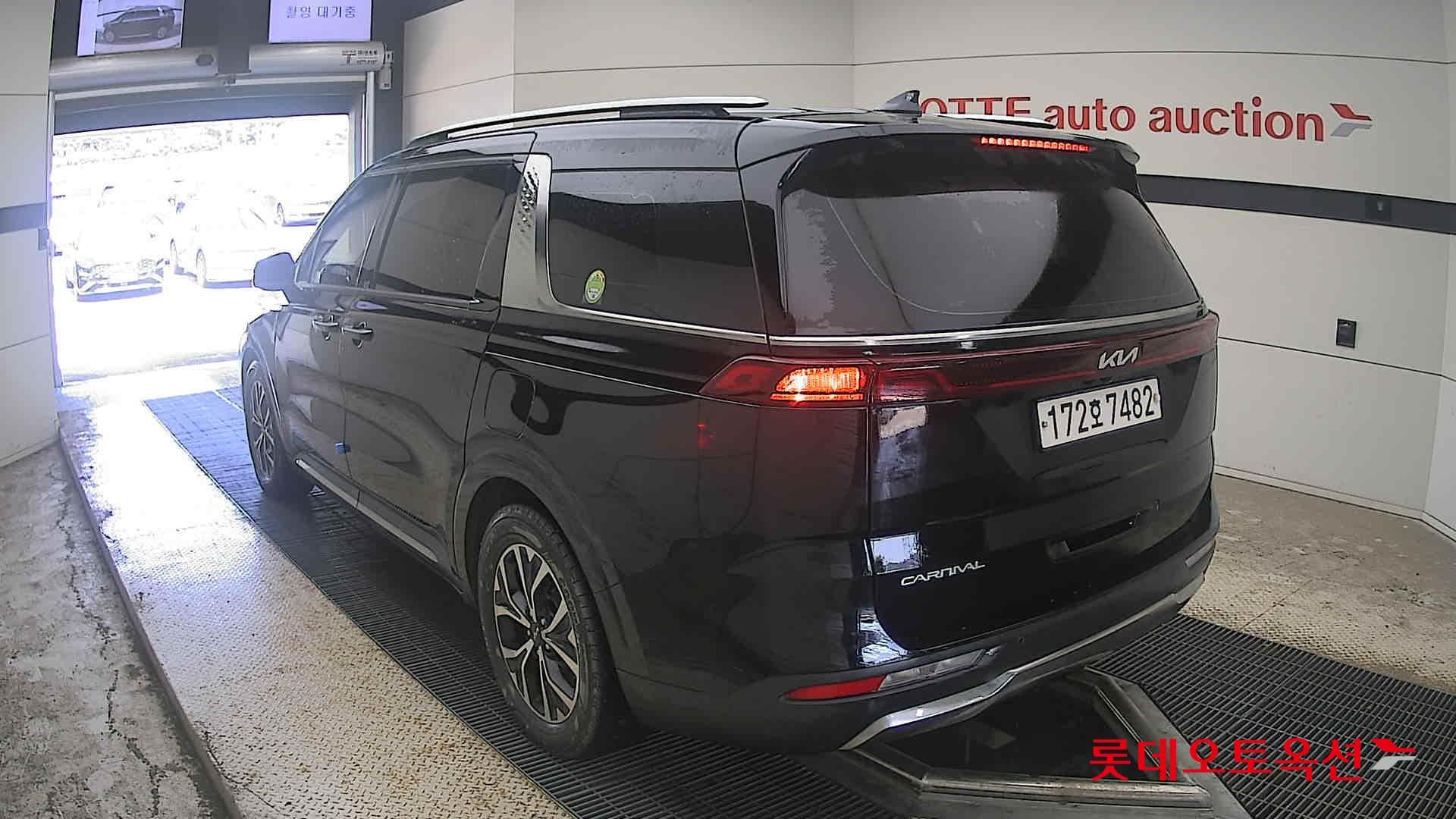 Kia - Carnival | KA4 (D) 2.2 Noblesse 9Seater 10