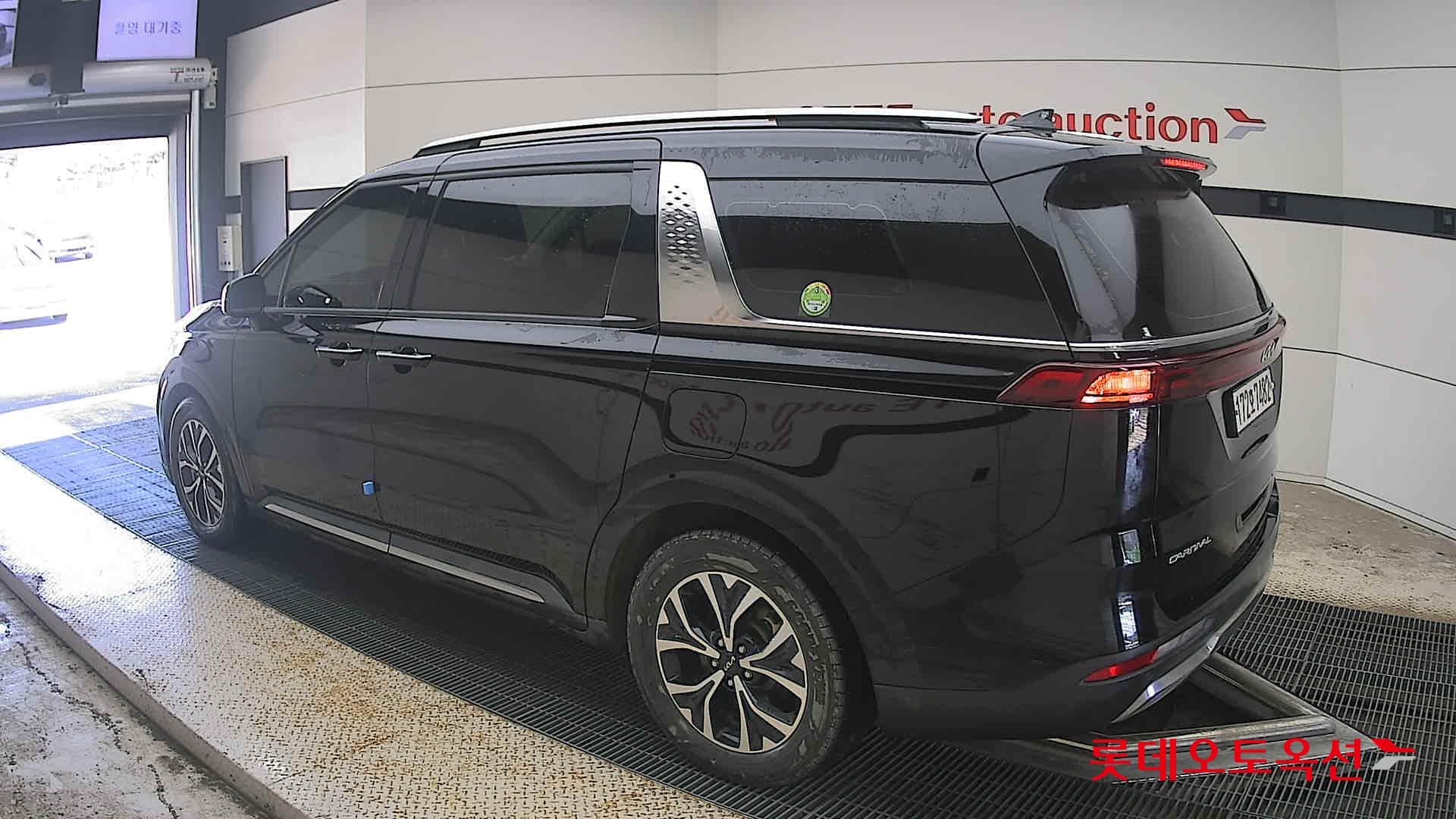 Kia - Carnival | KA4 (D) 2.2 Noblesse 9Seater 8