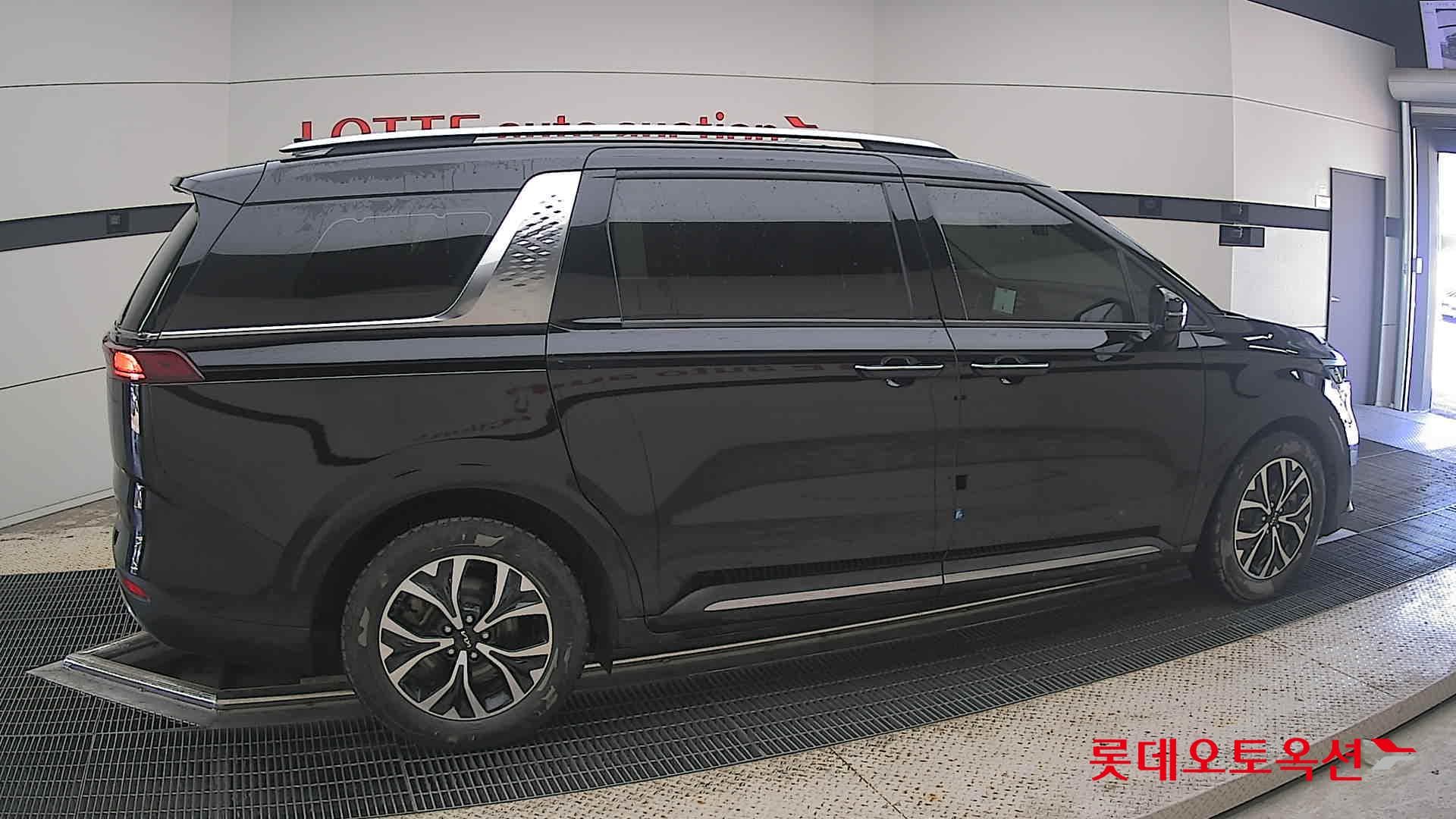 Kia - Carnival | KA4 (D) 2.2 Noblesse 9Seater 15