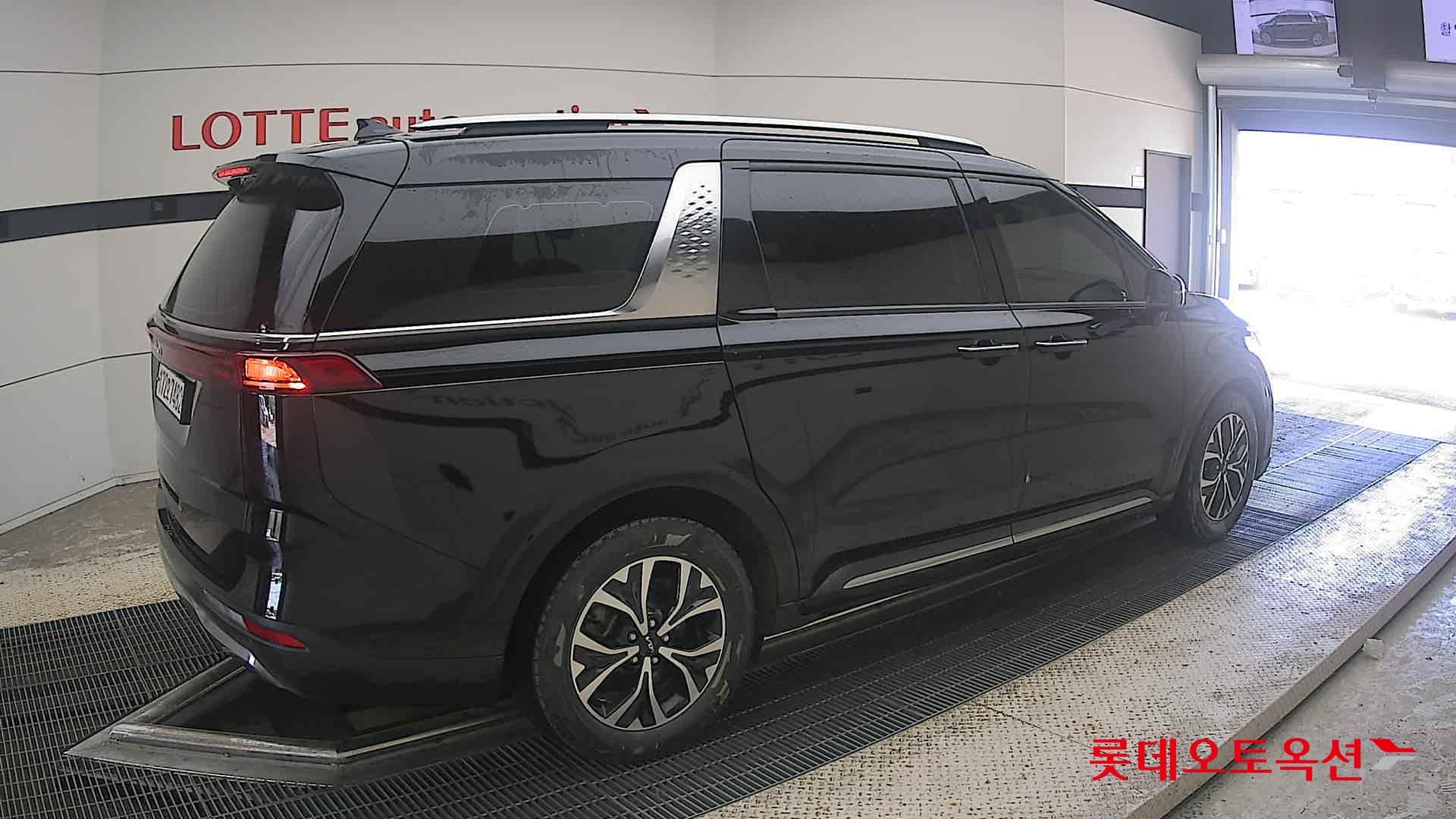Kia - Carnival | KA4 (D) 2.2 Noblesse 9Seater 14