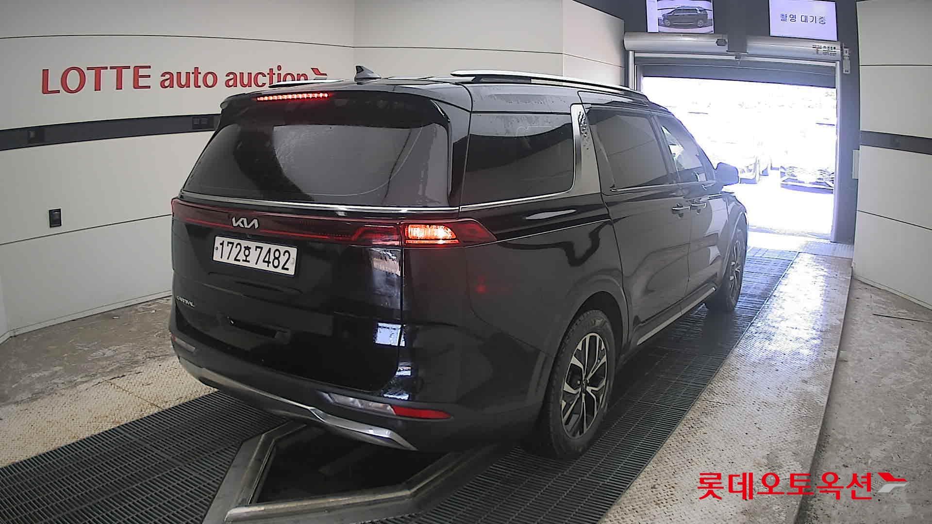 Kia - Carnival | KA4 (D) 2.2 Noblesse 9Seater 13