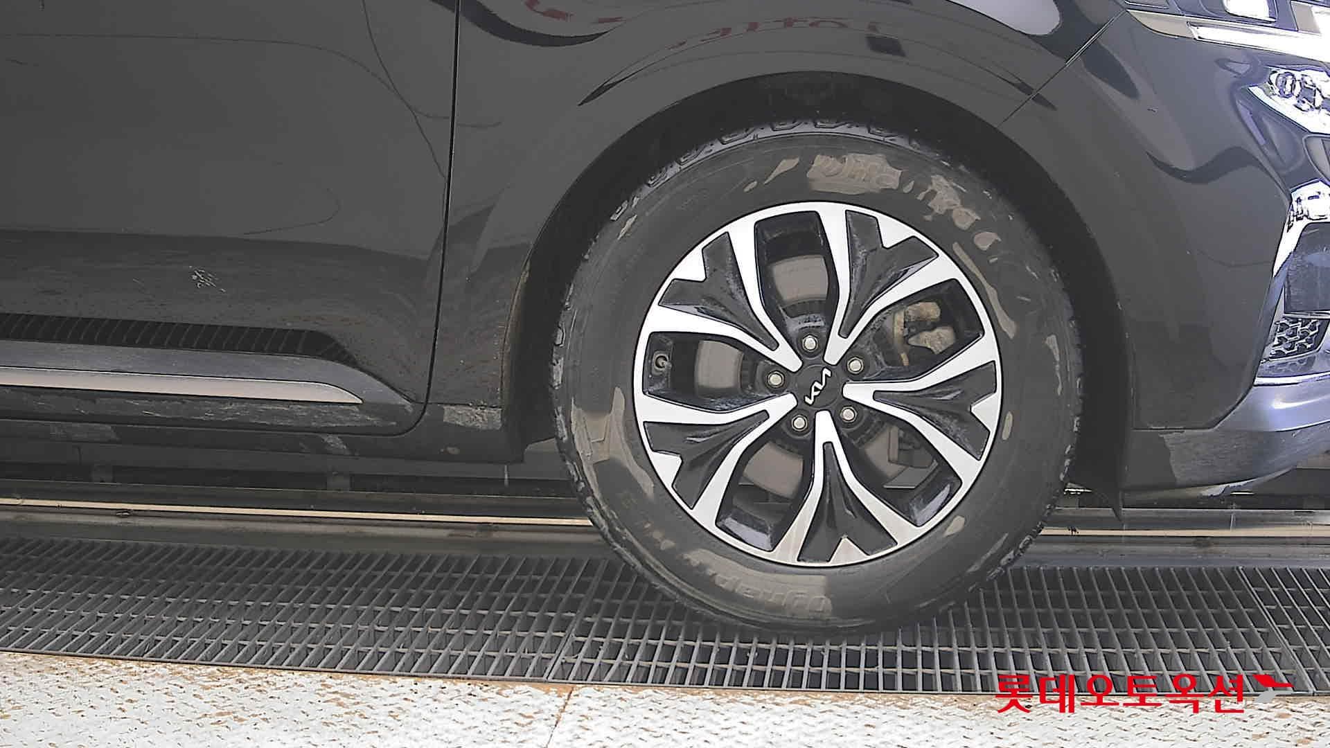 Kia - Carnival | KA4 (D) 2.2 Noblesse 9Seater 23