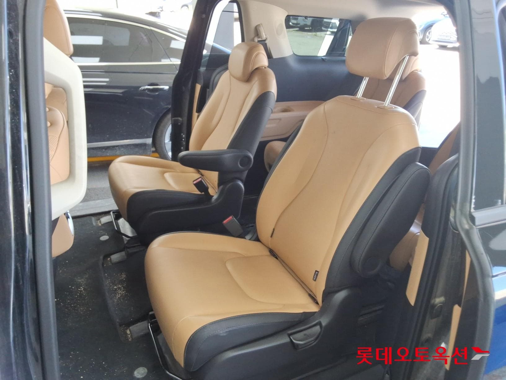 Kia - Carnival | KA4 (D) 2.2 Noblesse 9Seater 37