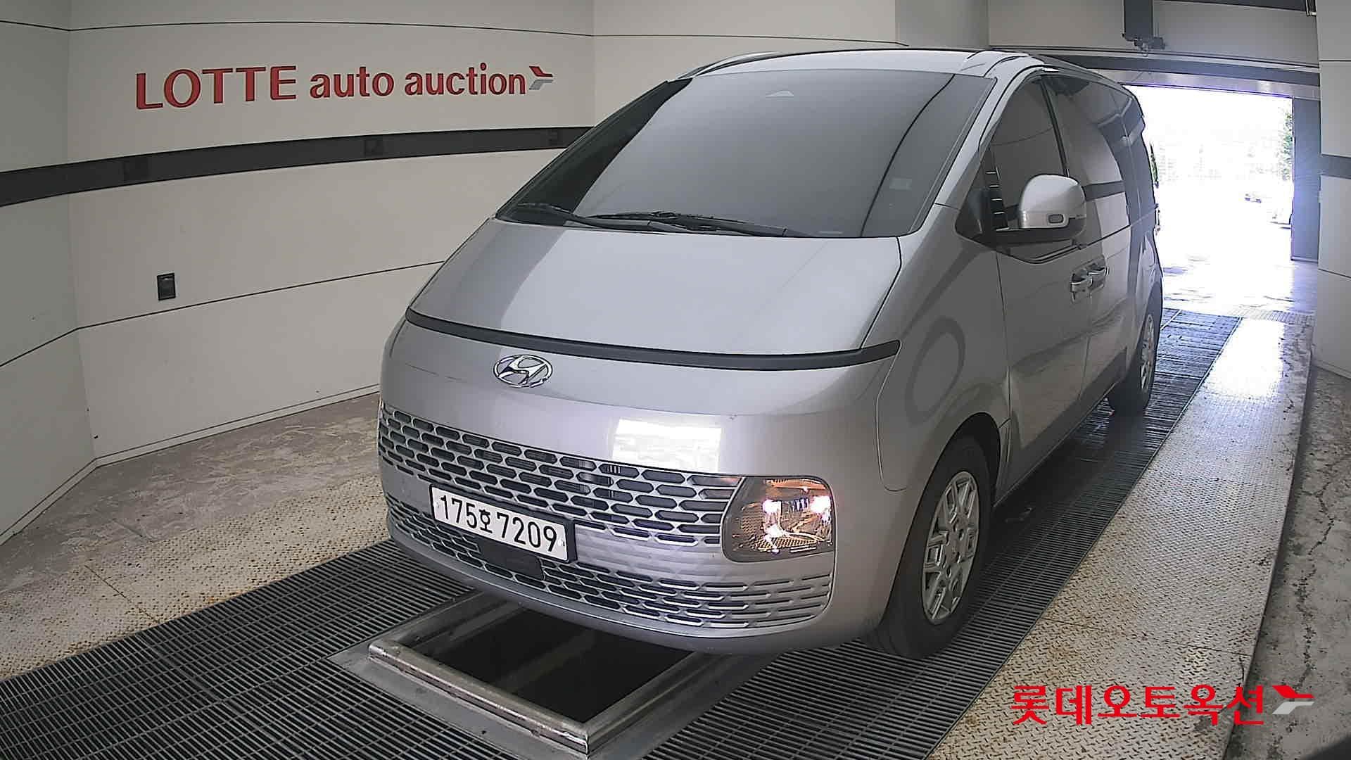 Hyundai - Стария | (D)2.2 Tourer Modern 9 2WD AT 2