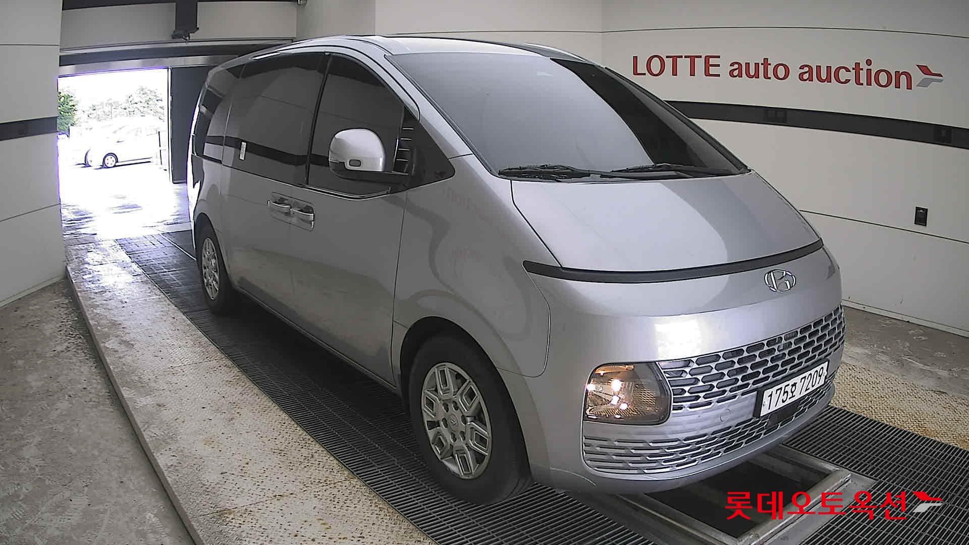 Hyundai - Стария | (D)2.2 Tourer Modern 9 2WD AT 19