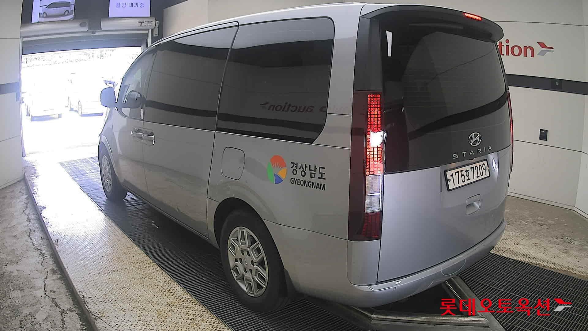 Hyundai - Стария | (D)2.2 Tourer Modern 9 2WD AT 10