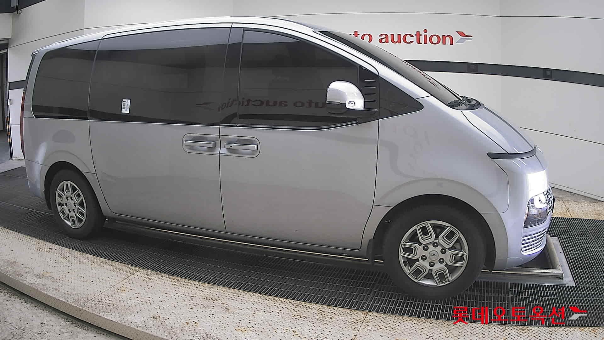 Hyundai - Стария | (D)2.2 Tourer Modern 9 2WD AT 17
