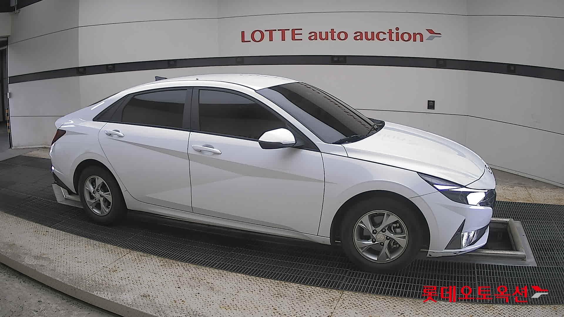 Hyundai - Элантра | ALL NEW (G) 1.6 SMART 17