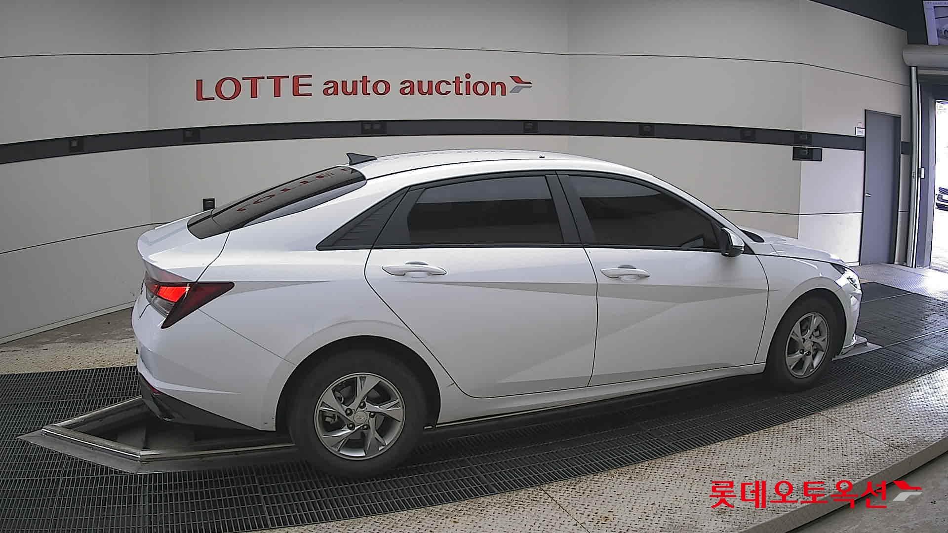 Hyundai - Элантра | ALL NEW (G) 1.6 SMART 15