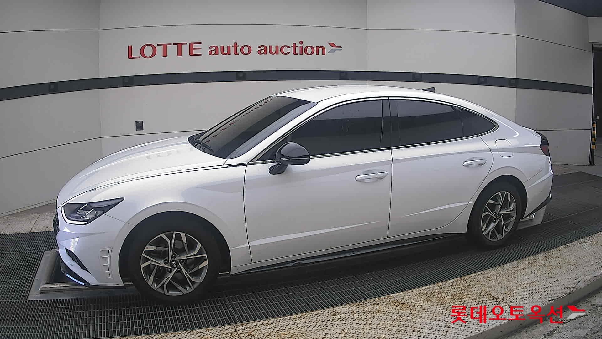Hyundai - Sonata | DN8 (G) 2.0 Modern 5