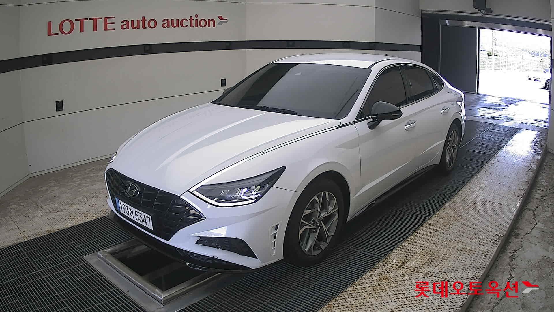 Hyundai - Sonata | DN8 (G) 2.0 Modern 3