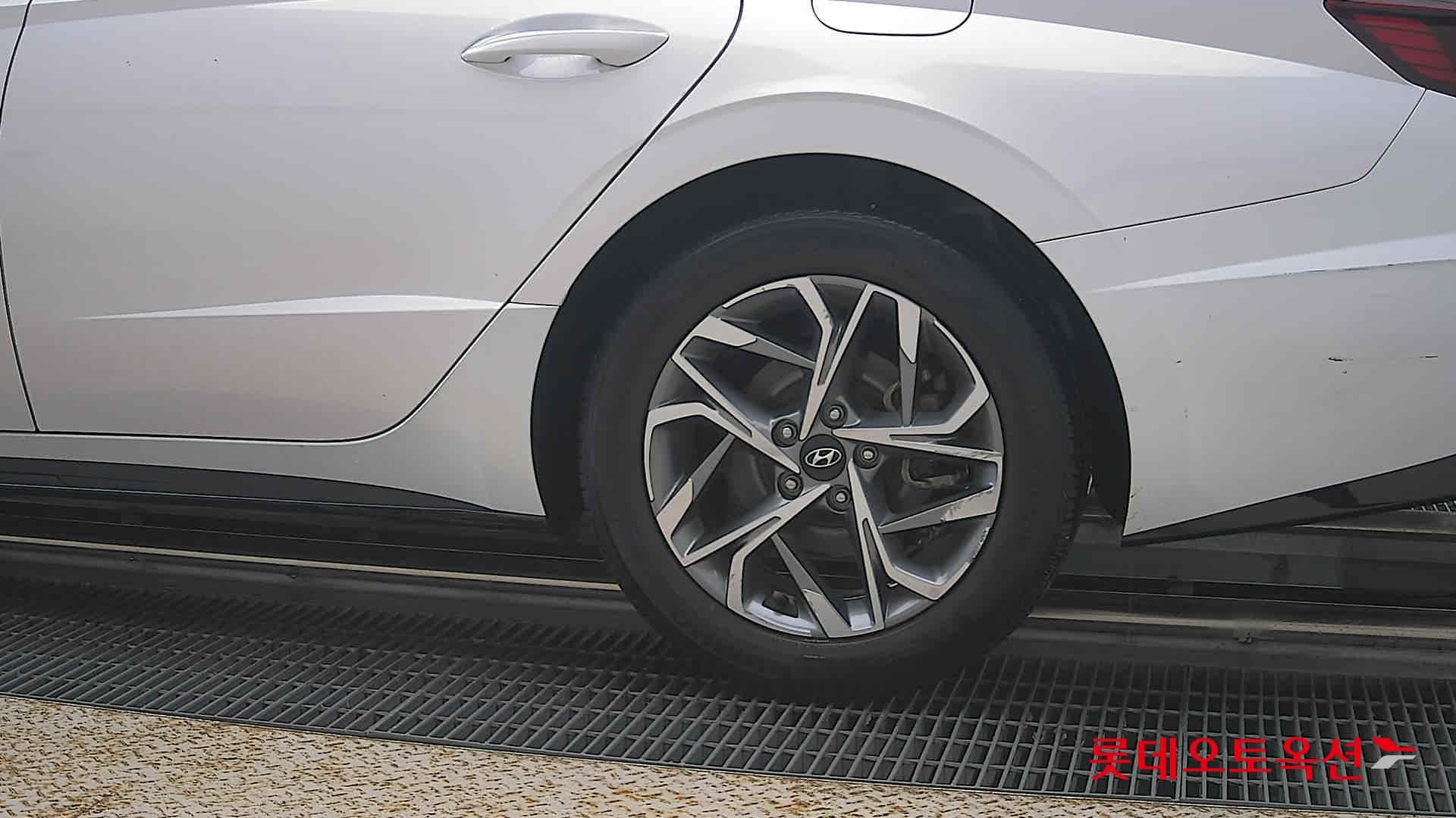 Hyundai - Sonata | DN8 (G) 2.0 Modern 22