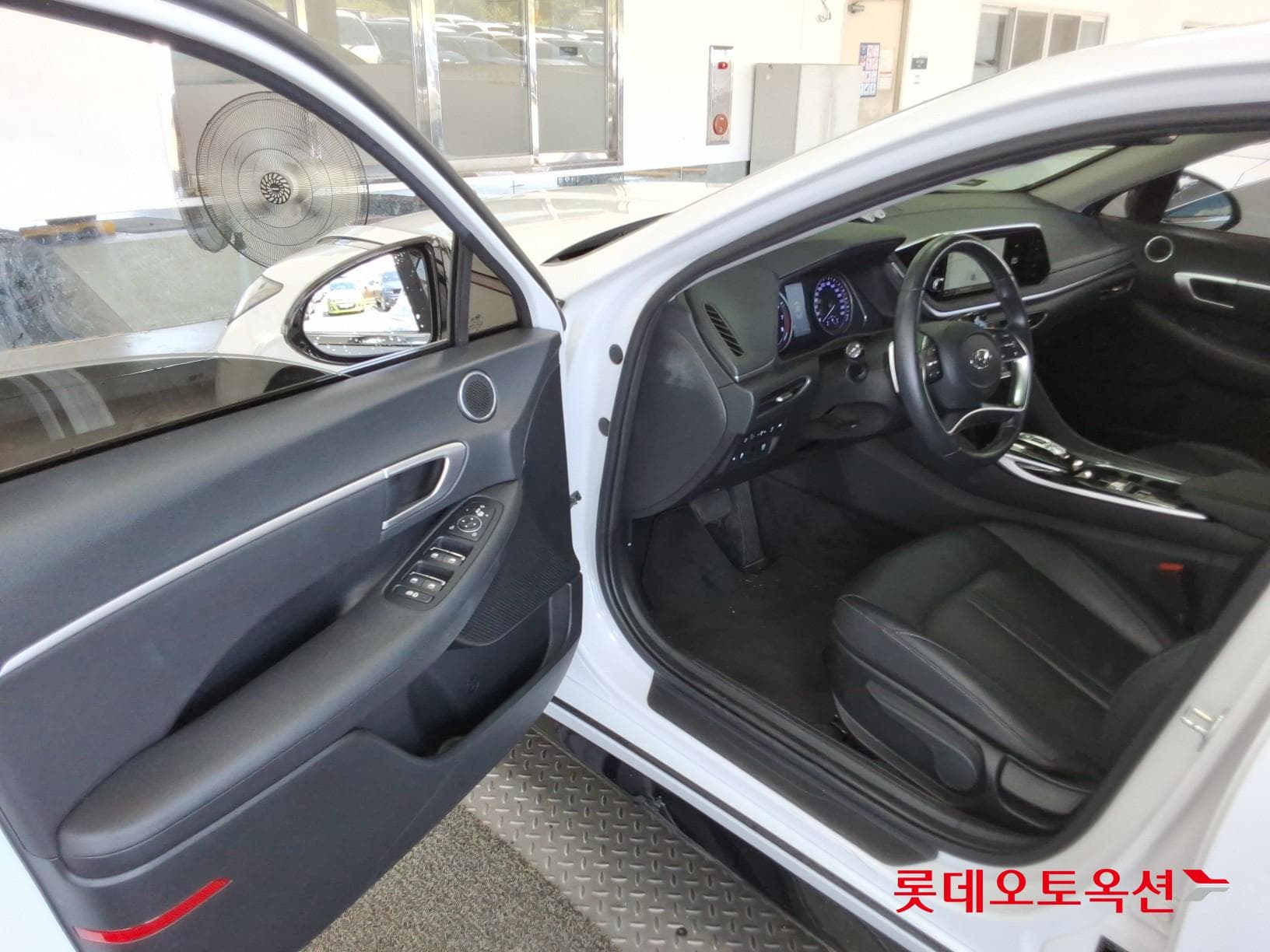 Hyundai - Sonata | DN8 (G) 2.0 Modern 34