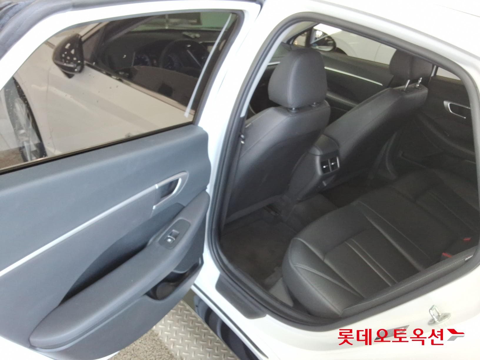 Hyundai - Sonata | DN8 (G) 2.0 Modern 36