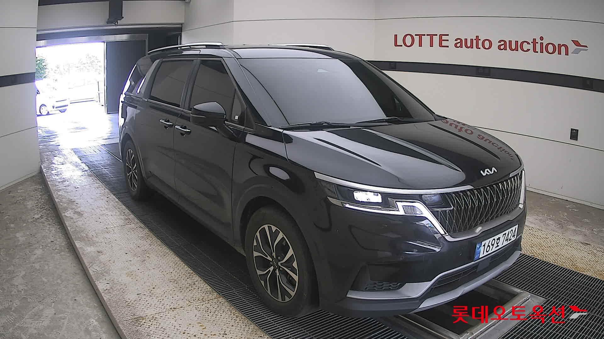 Kia - Carnival | KA4 (D) 2.2 Prestige 9Seater 19