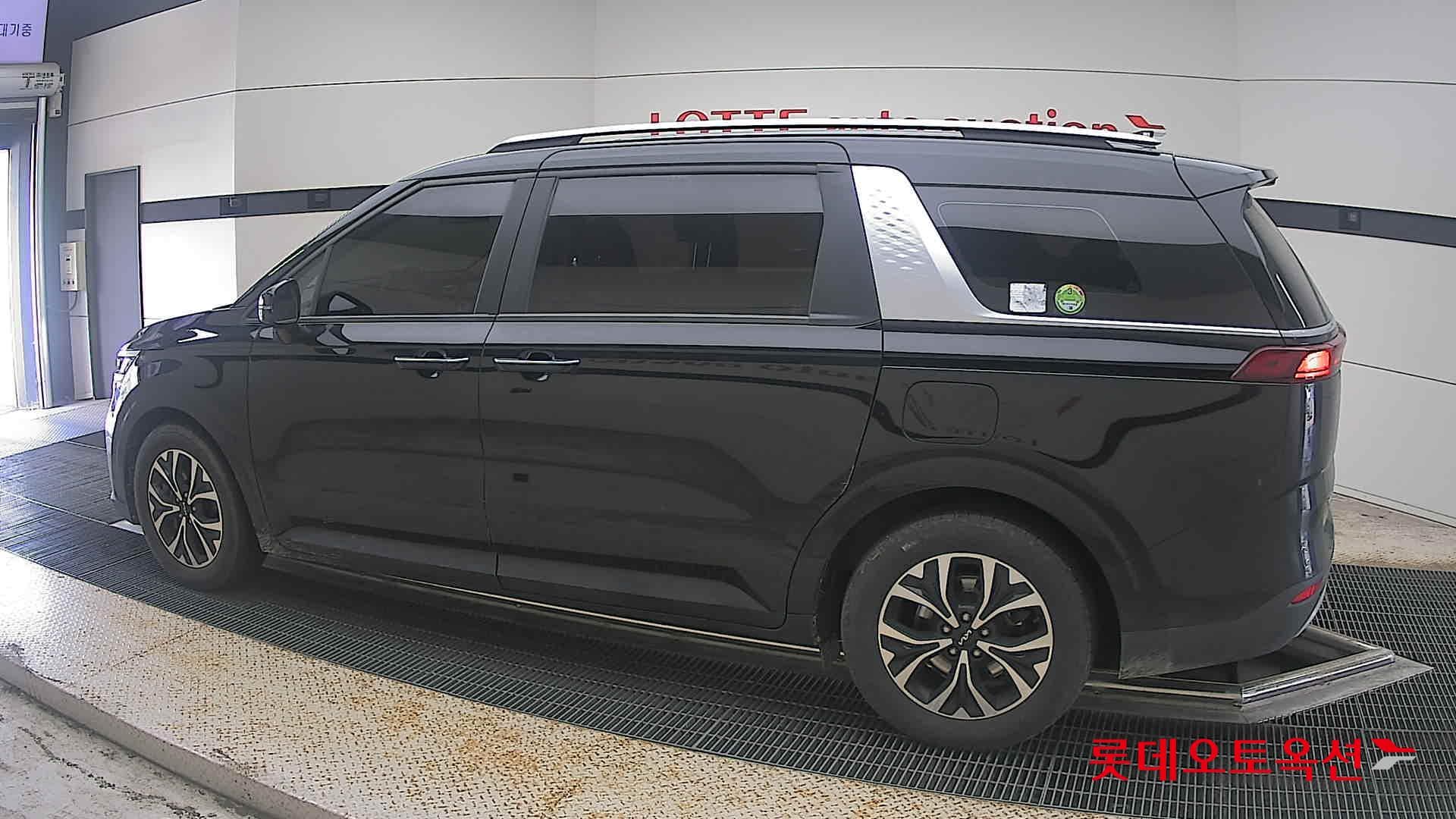 Kia - Carnival | KA4 (D) 2.2 Prestige 9Seater 7