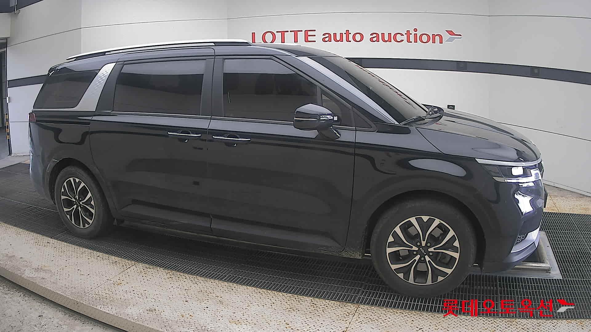Kia - Carnival | KA4 (D) 2.2 Prestige 9Seater 17