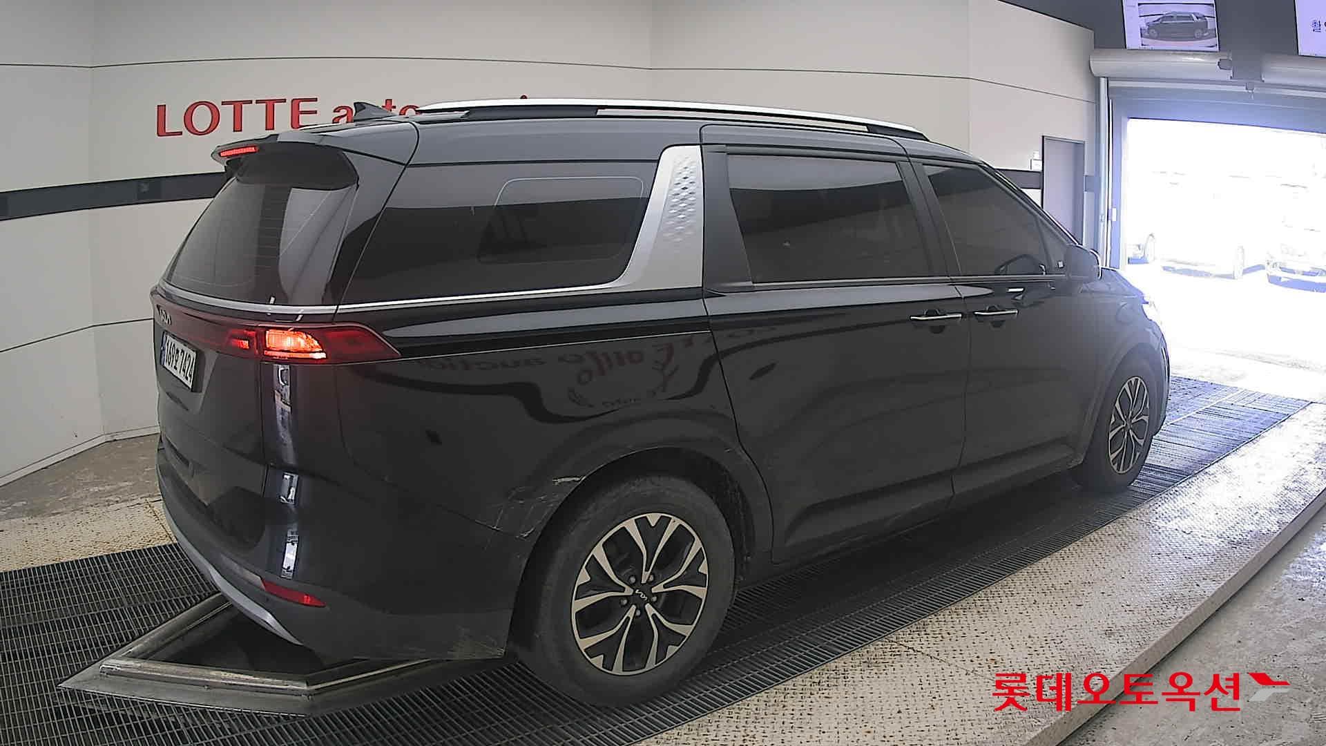 Kia - Carnival | KA4 (D) 2.2 Prestige 9Seater 14