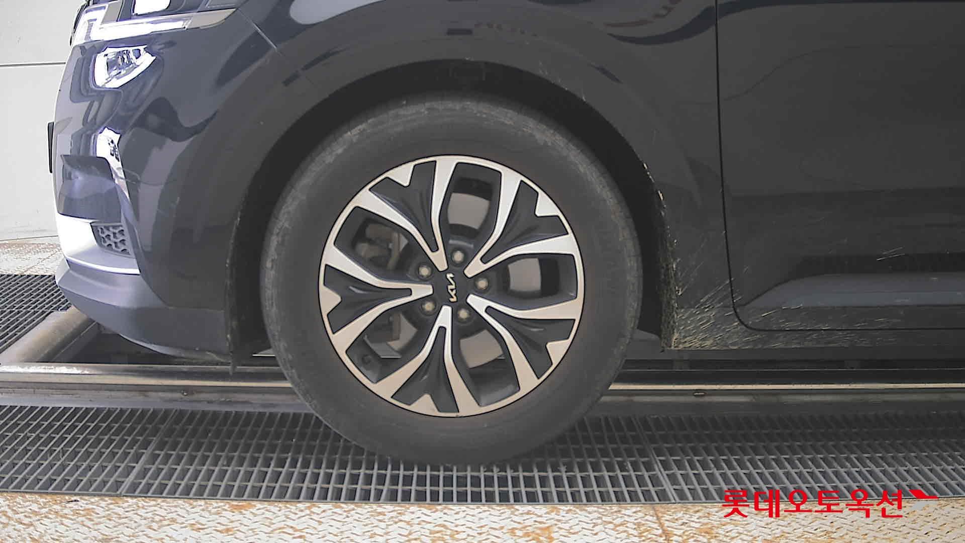 Kia - Carnival | KA4 (D) 2.2 Prestige 9Seater 21