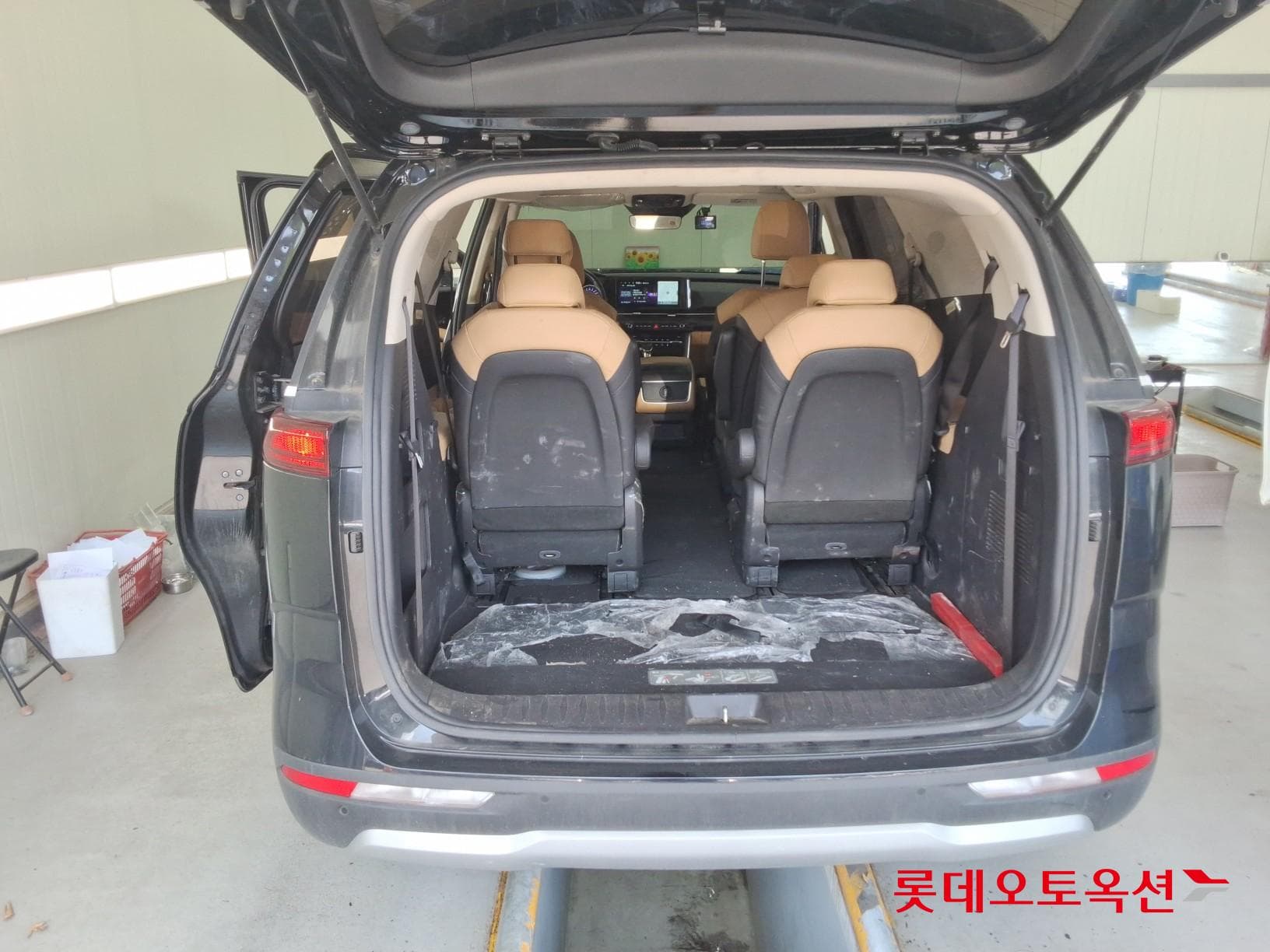 Kia - Carnival | KA4 (D) 2.2 Prestige 9Seater 36