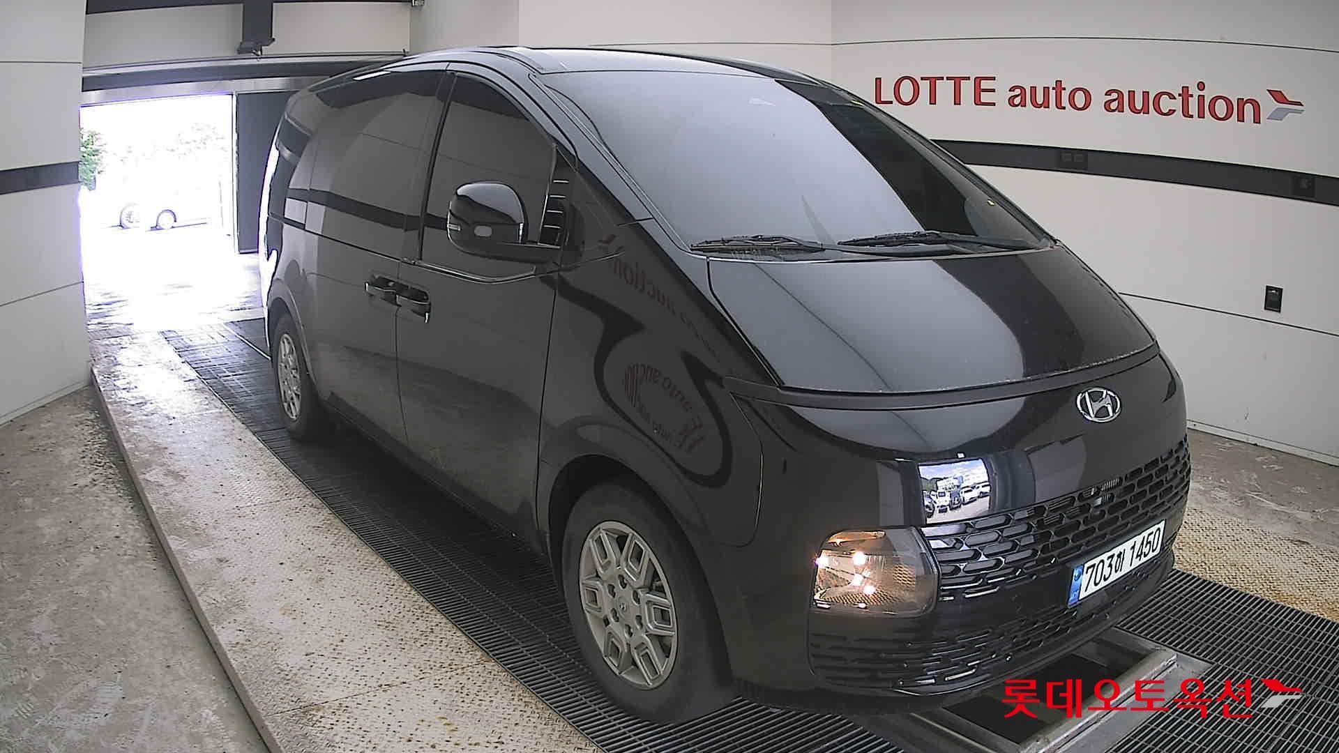 هيونداي - ستاريا | (D) 2.2 Tourer 11Seater Modern 19