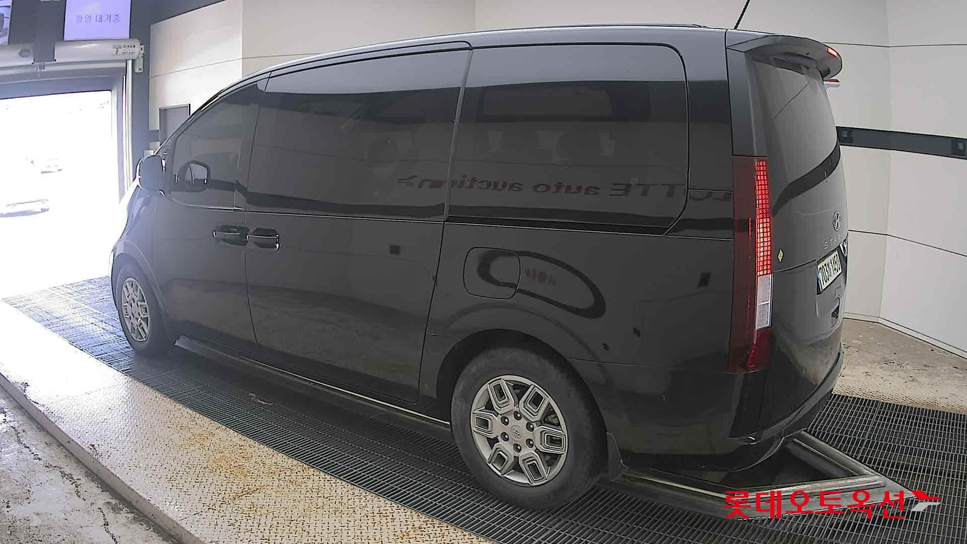 هيونداي - ستاريا | (D) 2.2 Tourer 11Seater Modern 8