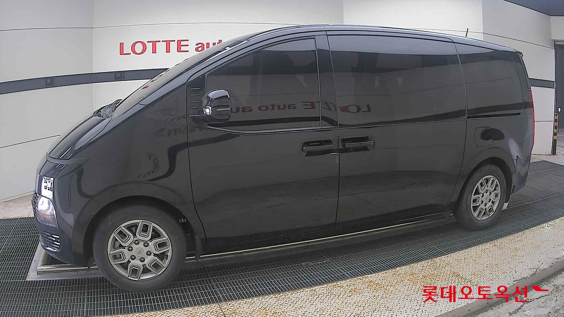 هيونداي - ستاريا | (D) 2.2 Tourer 11Seater Modern 5