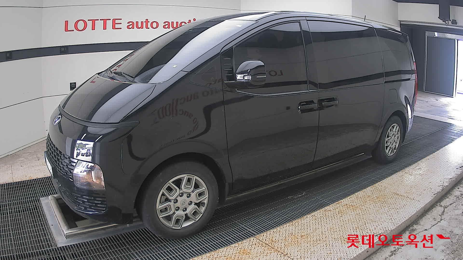 هيونداي - ستاريا | (D) 2.2 Tourer 11Seater Modern 4