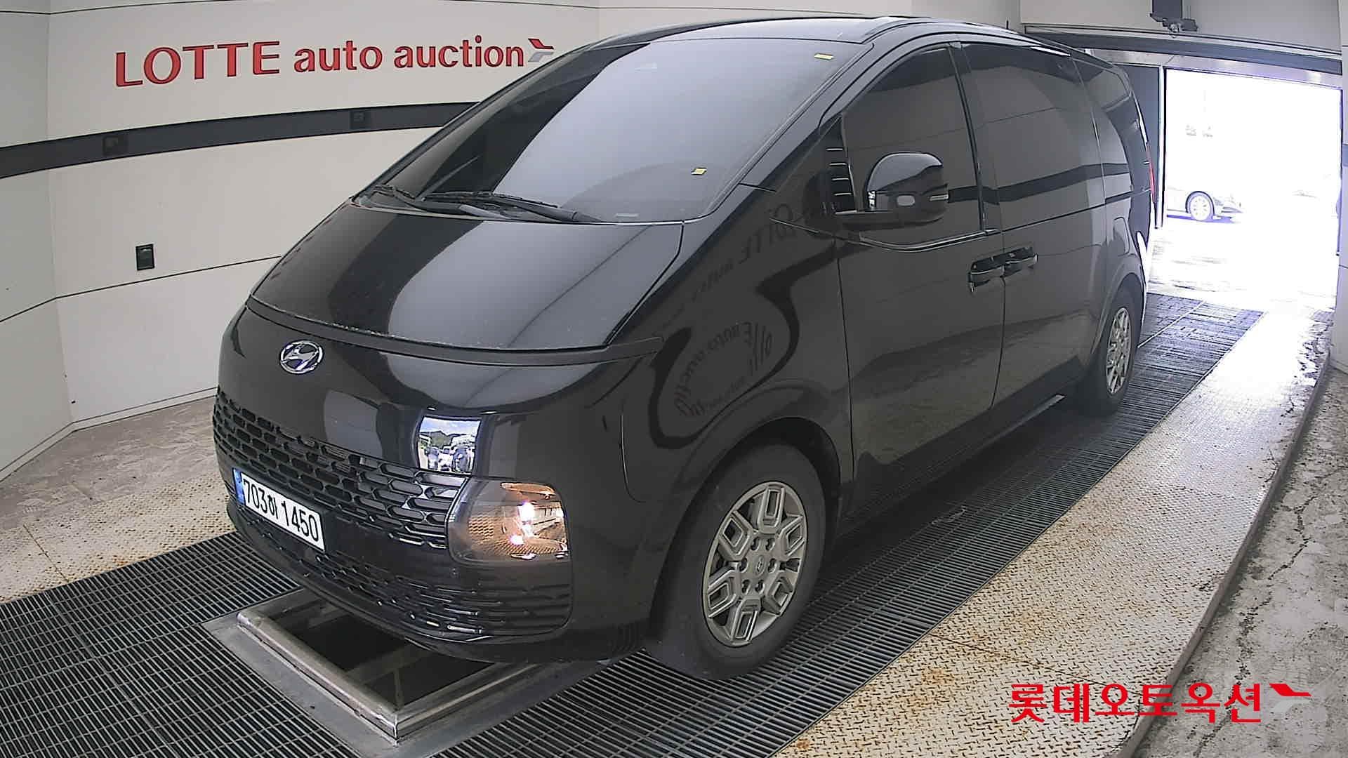 هيونداي - ستاريا | (D) 2.2 Tourer 11Seater Modern 3