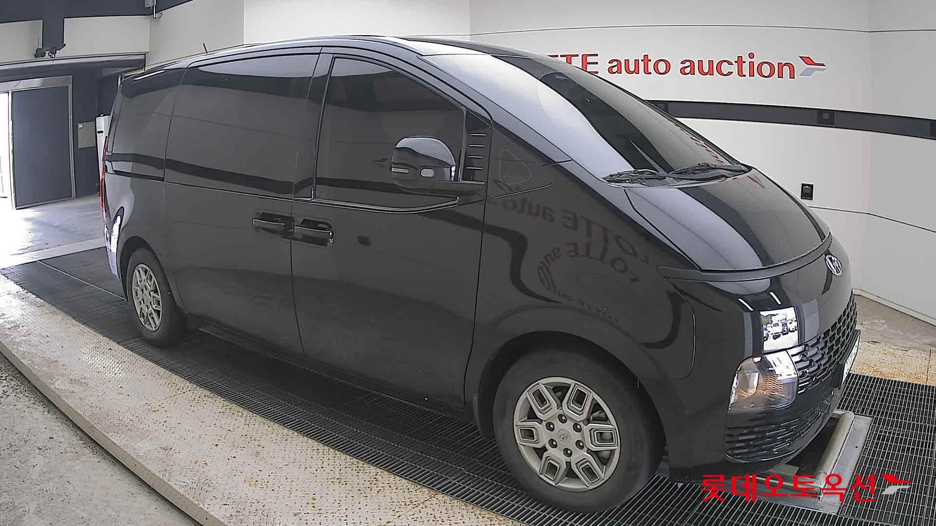 هيونداي - ستاريا | (D) 2.2 Tourer 11Seater Modern 18