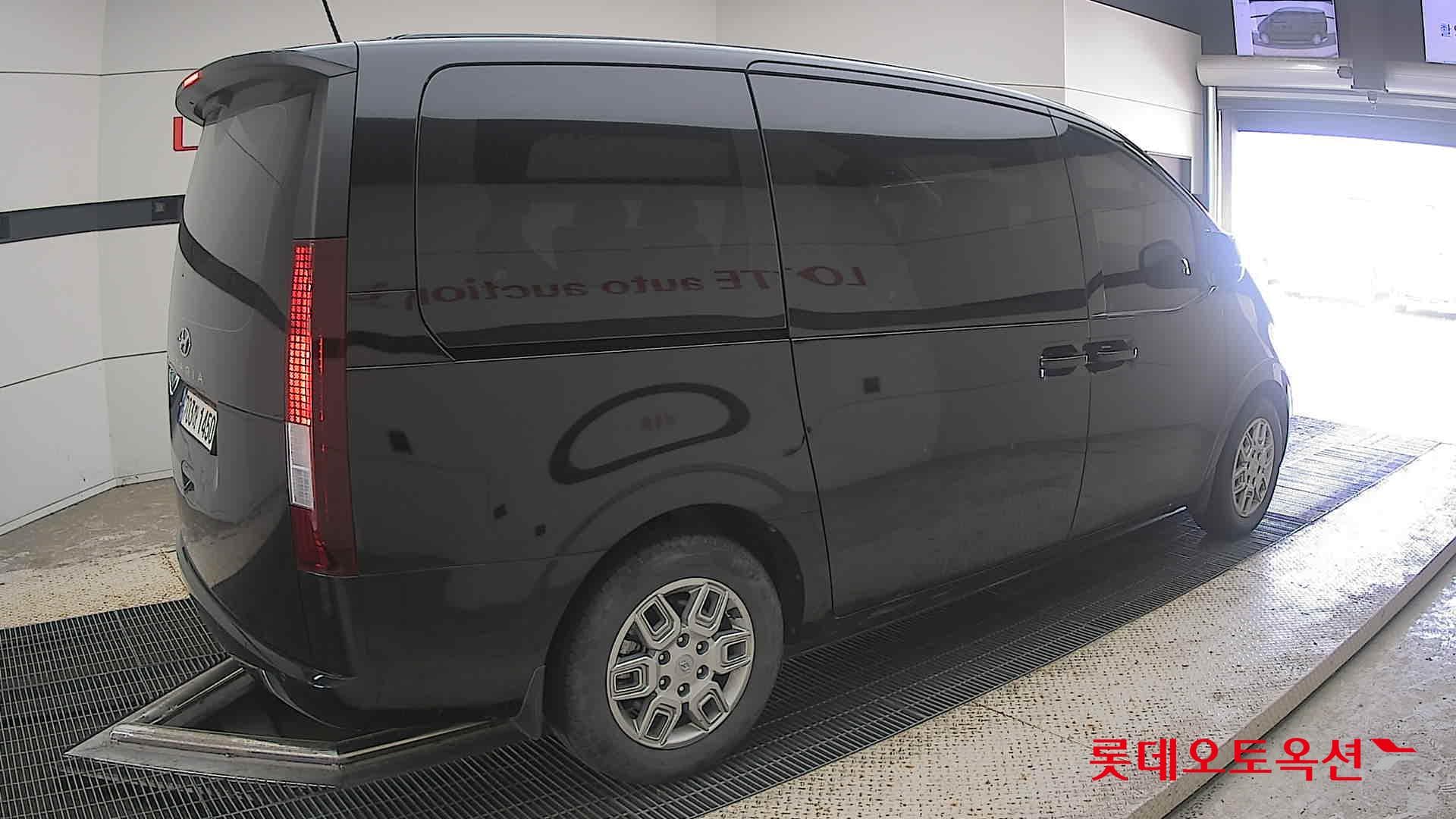 هيونداي - ستاريا | (D) 2.2 Tourer 11Seater Modern 14