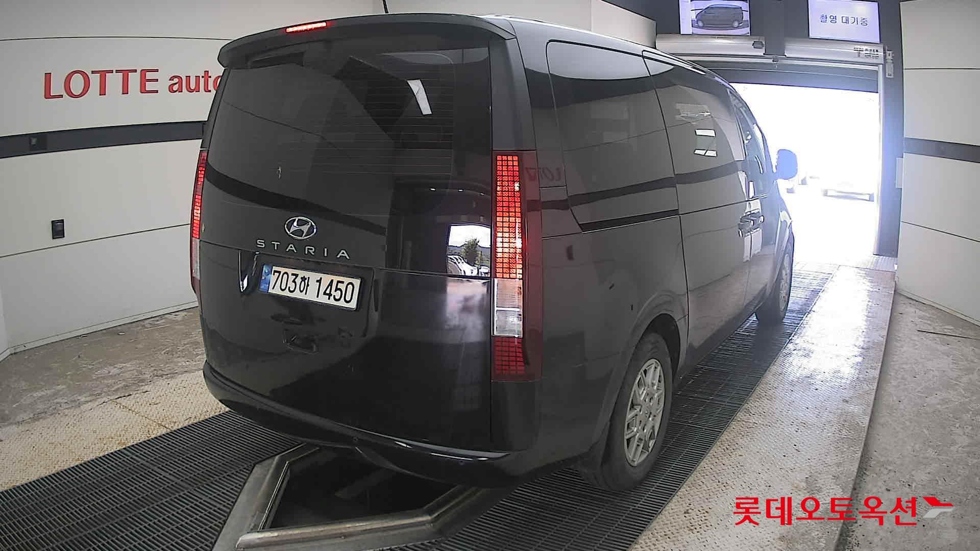 هيونداي - ستاريا | (D) 2.2 Tourer 11Seater Modern 13