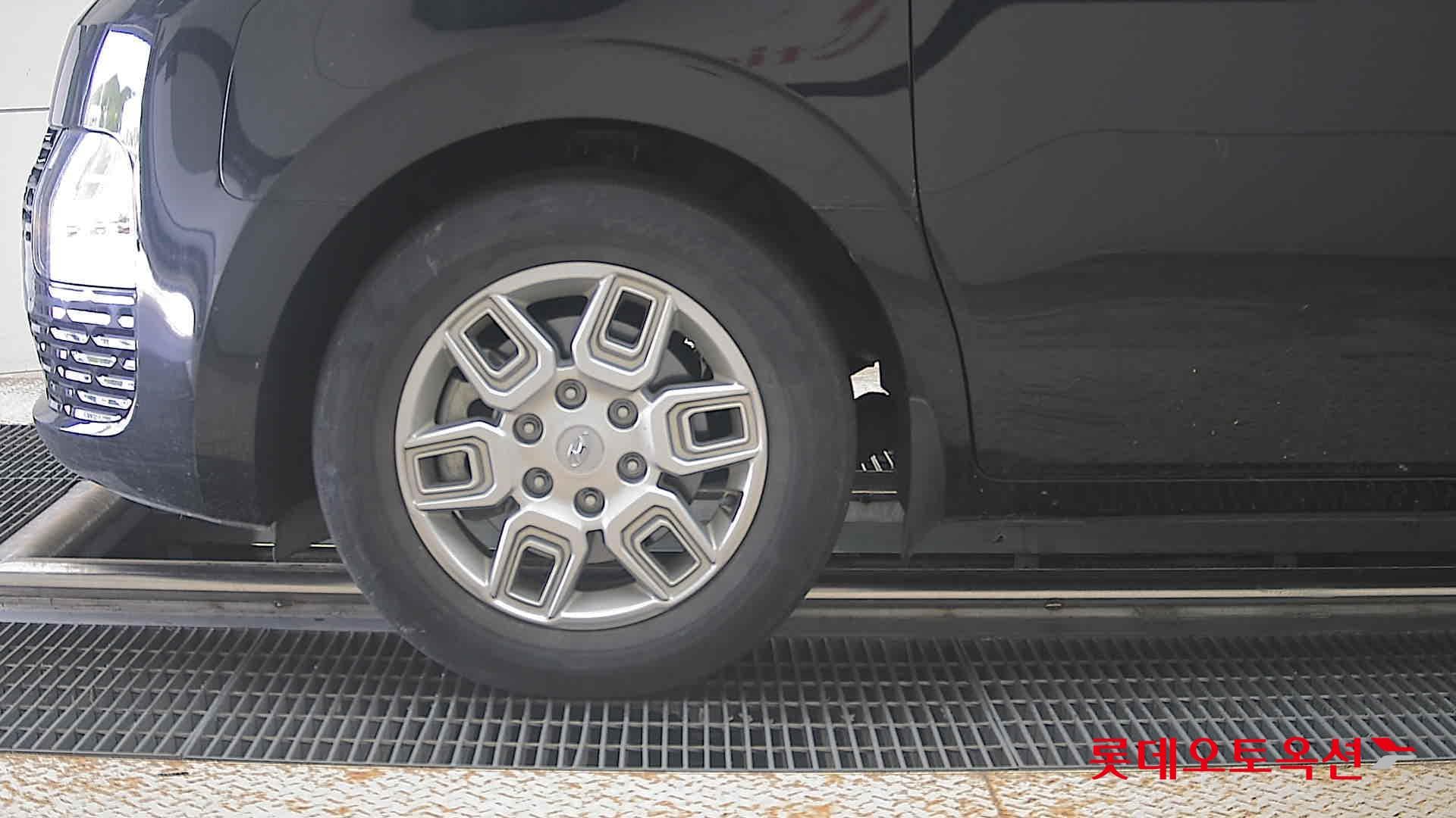 هيونداي - ستاريا | (D) 2.2 Tourer 11Seater Modern 21