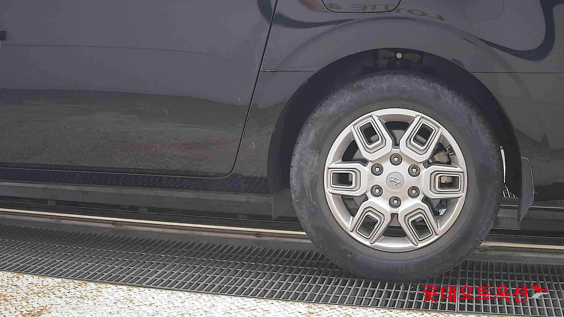 هيونداي - ستاريا | (D) 2.2 Tourer 11Seater Modern 22