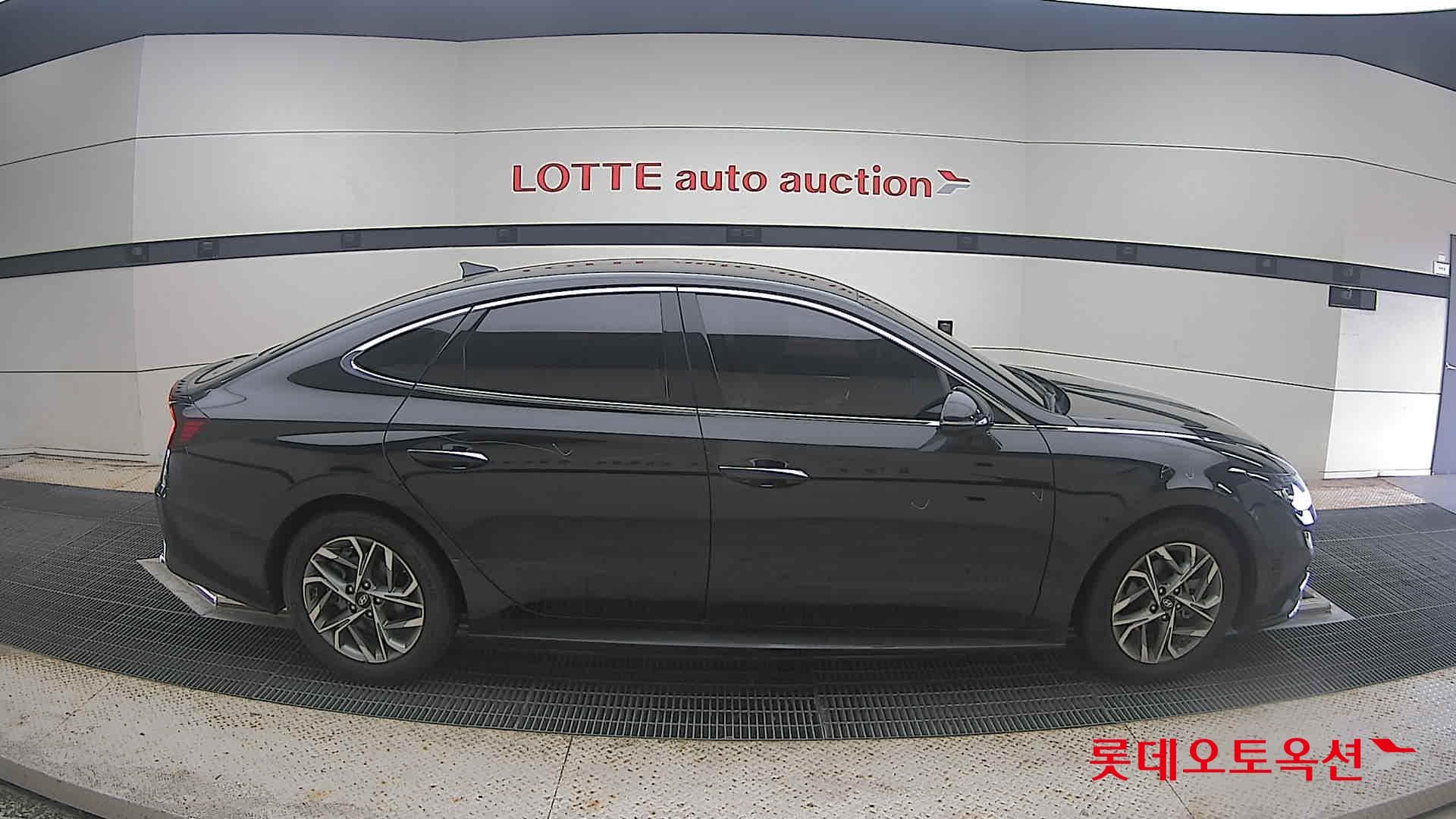 Hyundai - Sonata | DN8 (G) 2.0 Premium Plus 16