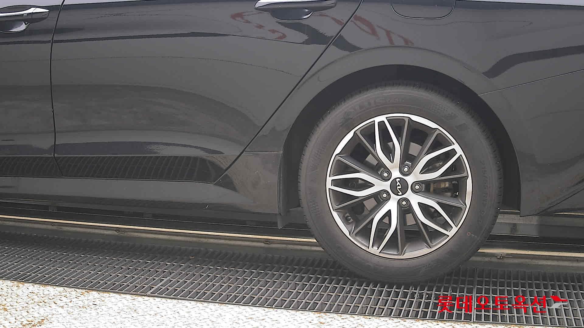 Kia - K5 | INTERACTIVE (G) 2.0 Prestige 22