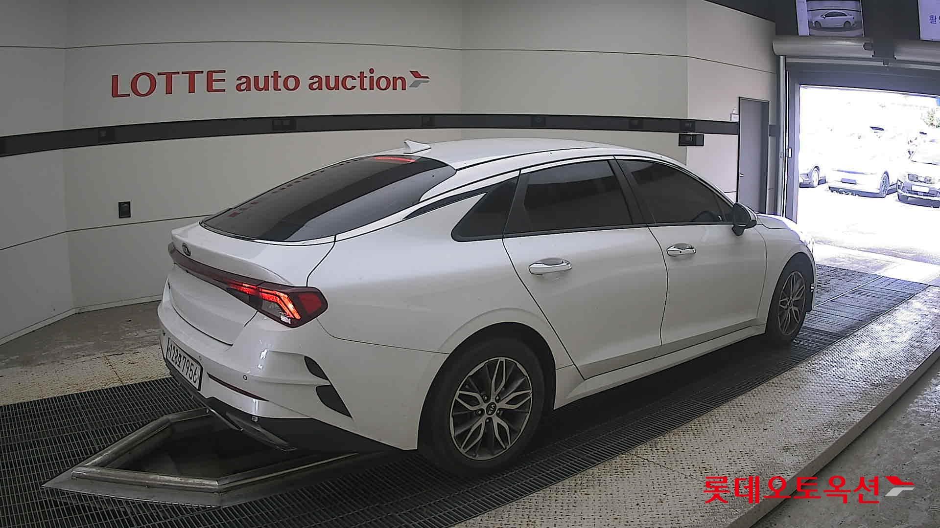 Kia - K5 | INTERACTIVE (G) 2.0 Trendy 14
