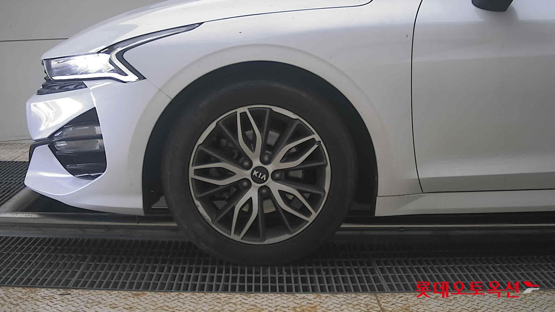 Kia - K5 | INTERACTIVE (G) 2.0 Trendy 21