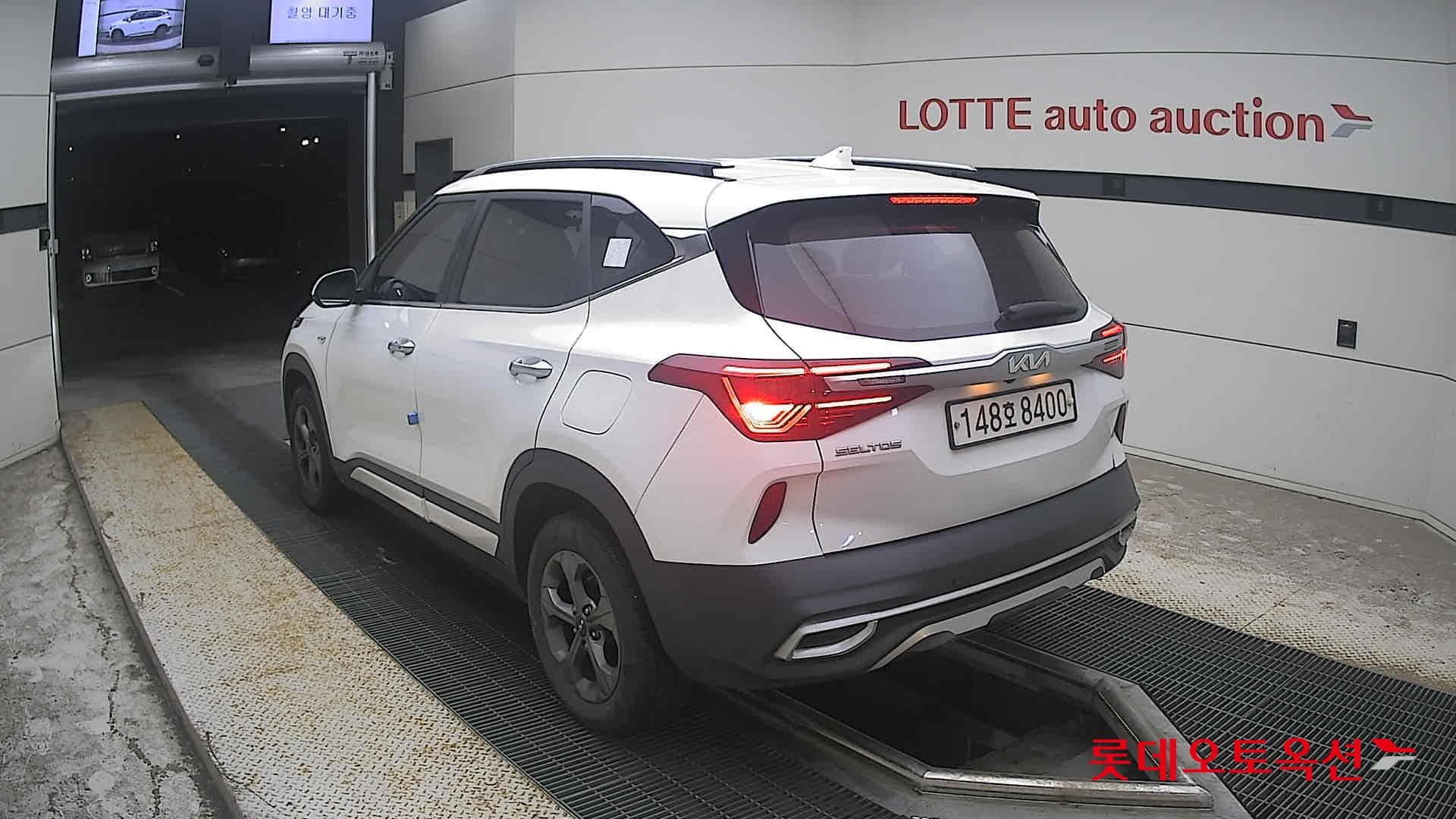 Kia - Seltos | (G) 1.6 Trendy 2WD 10