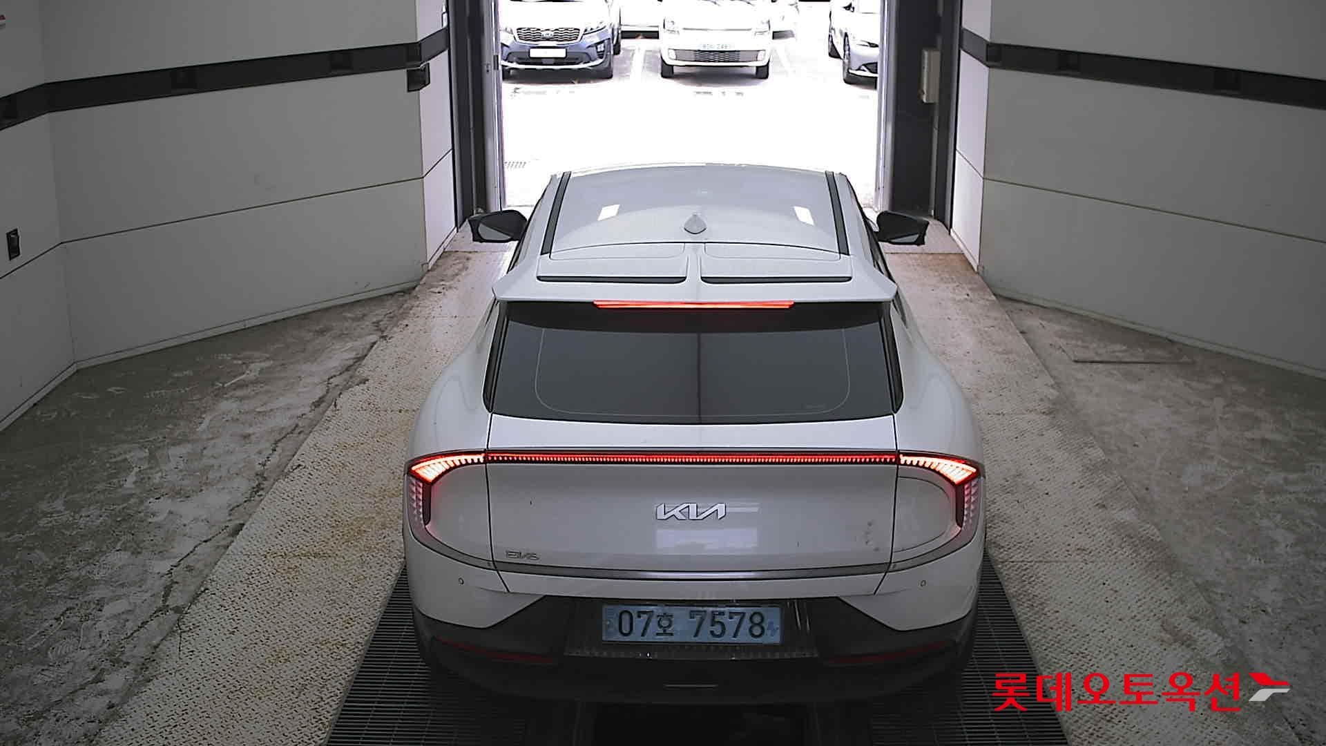 Kia - EV6 | (E) Long Range 2WD 11