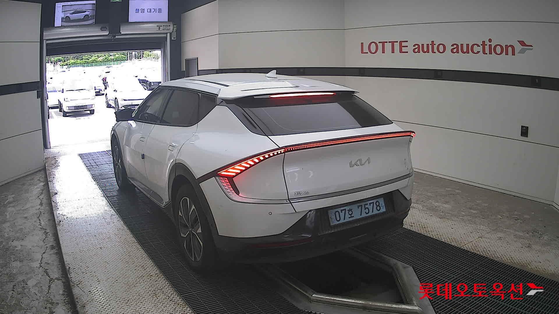 Kia - EV6 | (E) Long Range 2WD 9