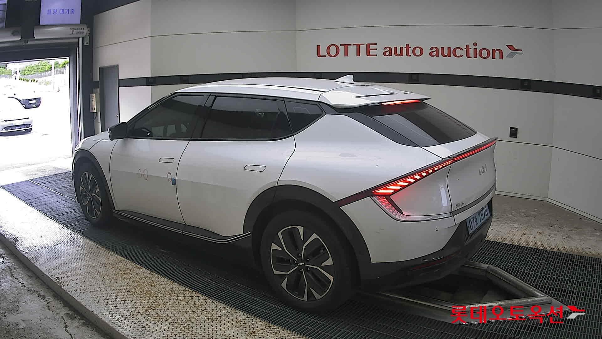 Kia - EV6 | (E) Long Range 2WD 8