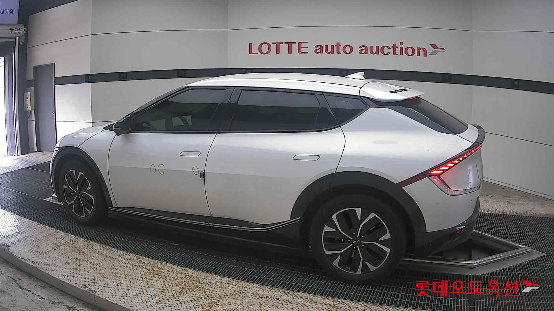 Kia - EV6 | (E) Long Range 2WD 7